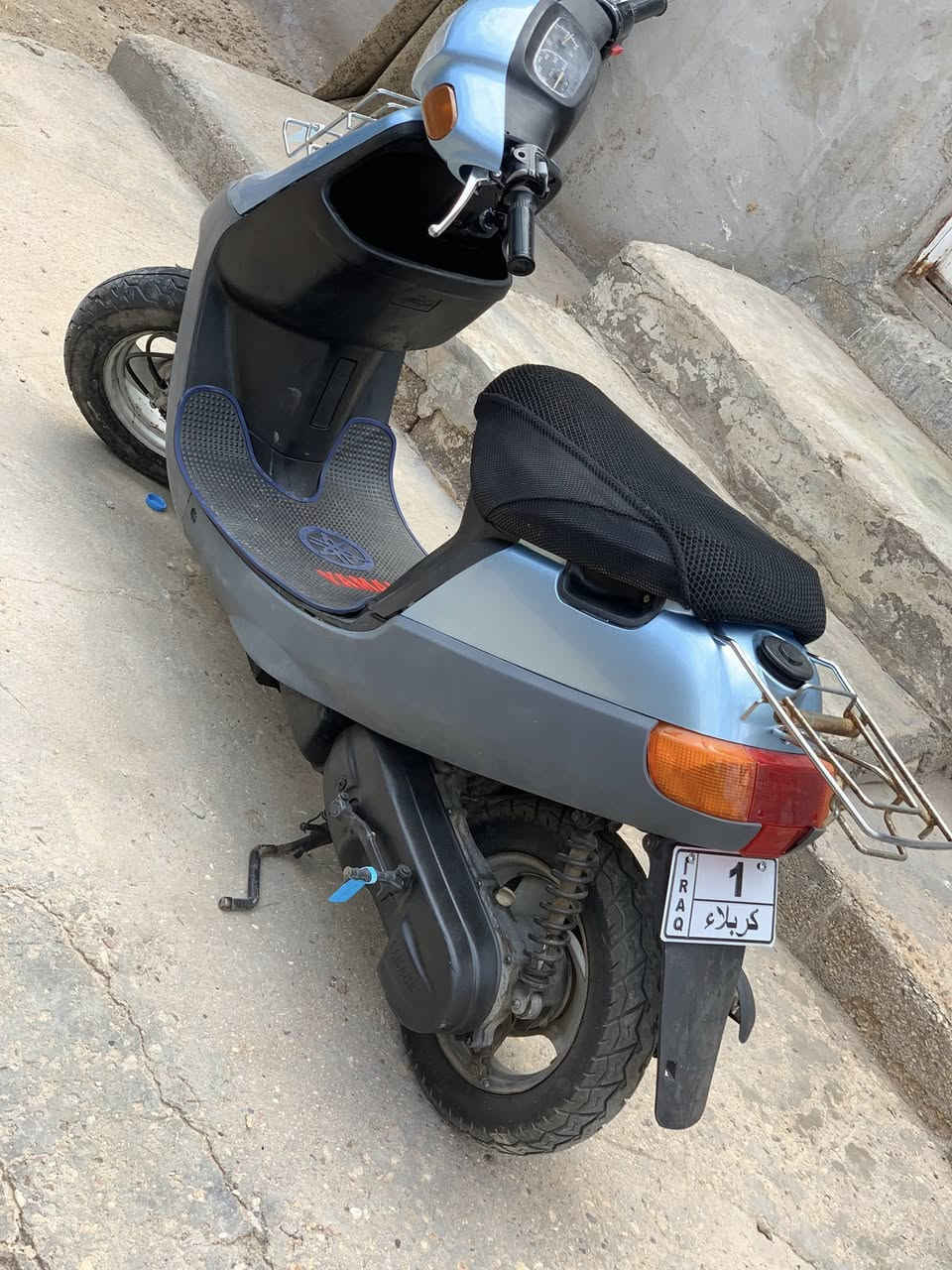 سلام عليكم دراجه بطه موديل 2000نضيفه موضحه بصوره شلعه فول صوت كير ماكو مكينه ناعمه كهربائيات كله شغاله  كيجاته شغاله نكره سلف سعر ٣٧٥ وبيه مجال رقم ***********
