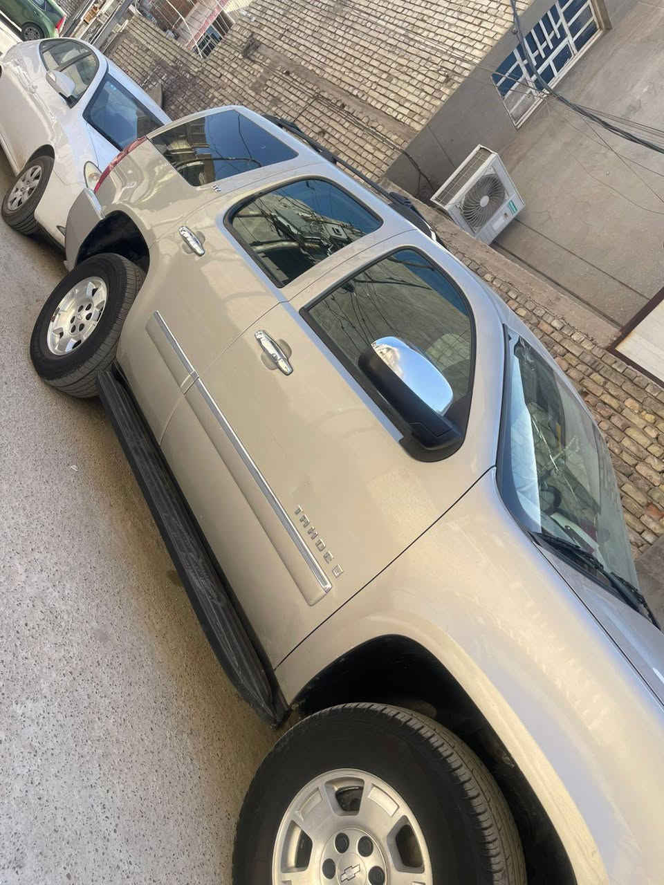 السلام عليكم
من رخصه الادمن 
تاهو موديل 2009 خليجي
مواصفات LTZ
سياره انضف من الصور باسمي رقم بغداد تحويل ثاني يوم
السعر 215 و بيه مجال للاستفسار الإتصال على الرقم *********** مكلف بالنشر
