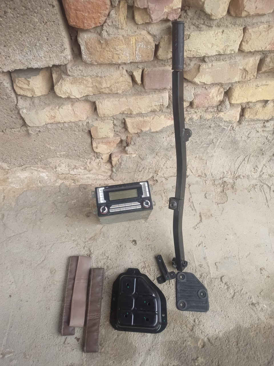 السلام عليكم اخوان غراض مال تكتك للبيع مسجل وهندر مامشدود جديد وطبله مال فيوزات  وغراض هواي ماذاكرهن السعر25


**إذا كنت صاحب هذا الإعلان وتريد حذفه لأي سبب، رجاءا أرسل رسالة إلى الدعم الفني**