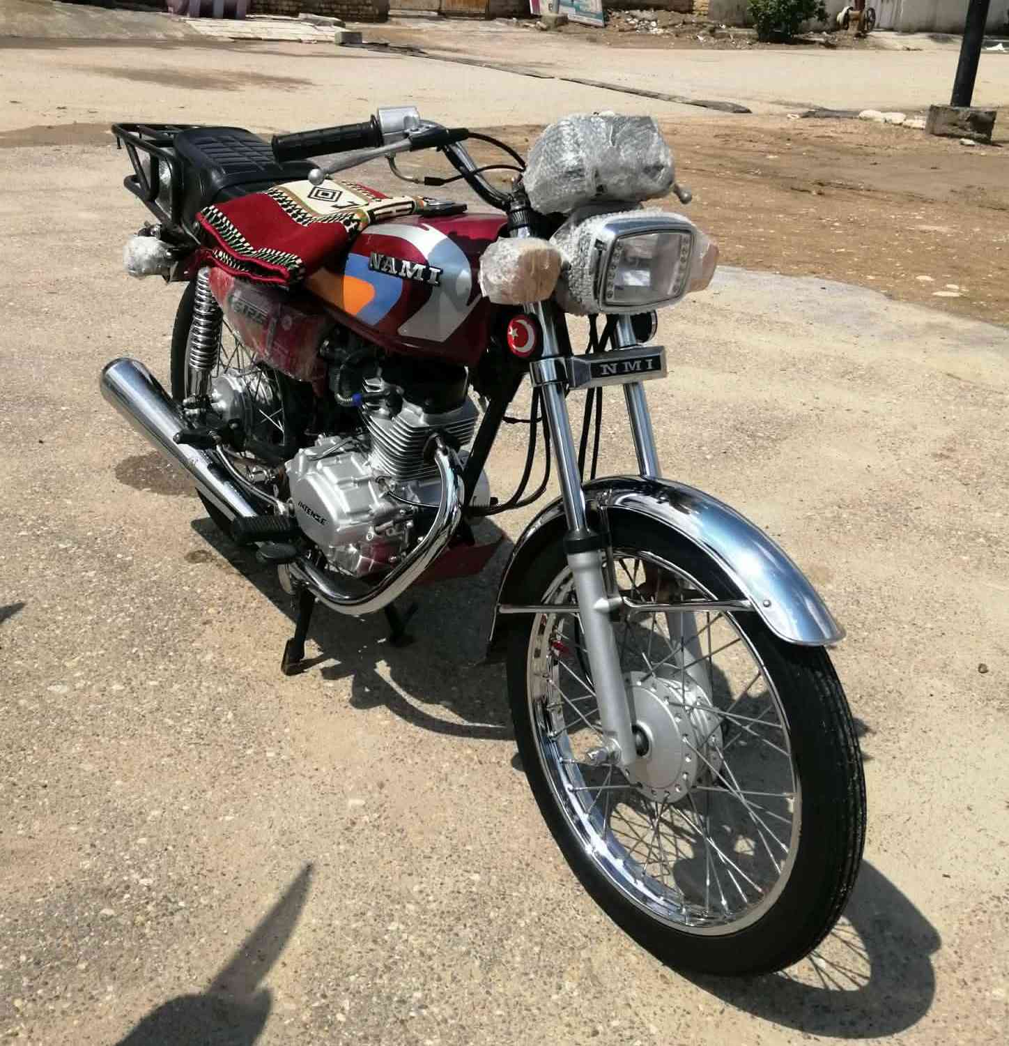 سلام عليكم شباب دراجة للبيع نامة شلامجة مديل (18) رقم وسنوية   مكفولة كفالة عامة مكينة انتنس مكاني ناصرية قضاء الصلاح شراي يتصل علئ رقم  ***********
