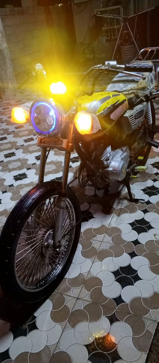 السلام عليكم عندي هاذة الموطور للبيع موديل 19 الموطور نضيف كهربيت كل يشتخلن عارضة 225 وبي مجال قليل بي اوراق


**إذا كنت صاحب هذا الإعلان وتريد حذفه لأي سبب، رجاءا أرسل رسالة إلى الدعم الفني**