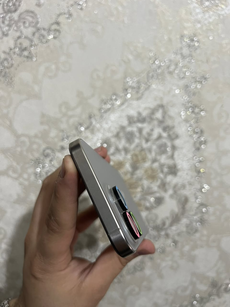 ايفون 15 برو ماكس ذاكره 256 بطاريه 88
ضمان ماستر كارتونته موجوده الجهاز نظيف وممفتوح 

بي بس هاي الضربه جوه يم قاعده الشحن 
ودكمه الصوت الي تعلي متشتغل 

التلفون صارله سنتين عندي و ع ايدي 

رايده ب 900 وبي مجال للشراي

عنواني بغداد حي اور /قرب مثلجات الملكه

للاستفسار *********** سيف
