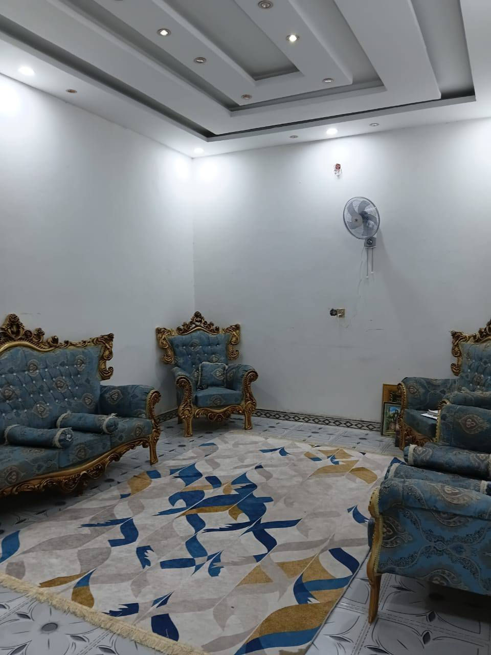 تحيه طيبه بيت للبيع 200م طابقين يحتوي علي 6 غرف منام صاله مطبخ صحيات بناء حديث العنوان ابي خصيب العوجه شارع الشجره الطيبه السعر 170مليون وقابل للتفاوض للستفسار ***********
*********** البصرة, العراق
