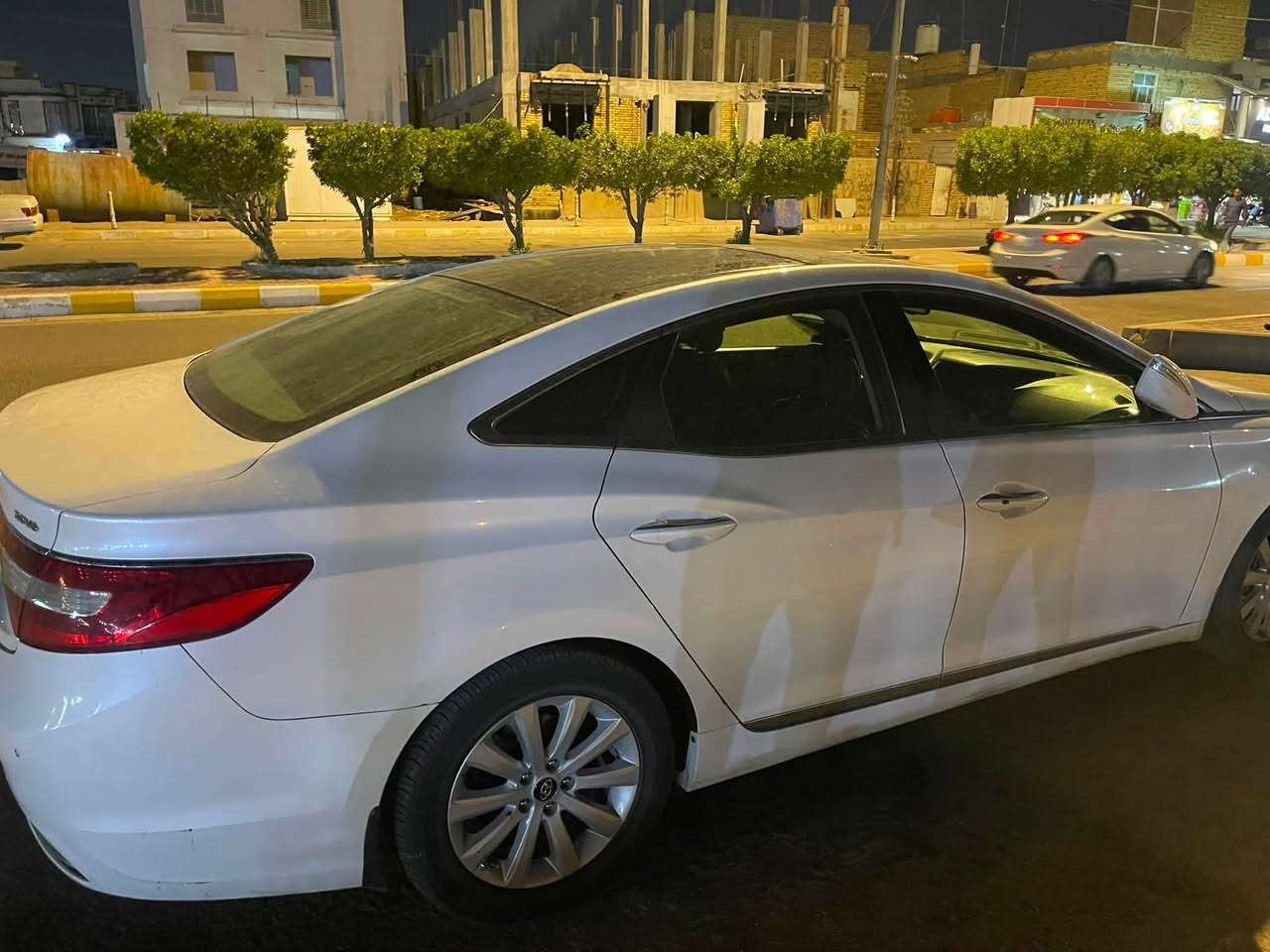 سلام عليكم
ازيرا 14 خليجي
بانورما قطعتين
بصمه
وبصمة ابواب
حساسات
كشنات جلد تدفئه
بردات ابواب خلفيه وبردة للجامه الخلفيه
مري شفط حساسات تحكم ستيرن
وباقي مواصفاتها معروفه
مكينة 3000 6v
رقم بغداد 
مكان السياره ميسان
رقمي
***********
