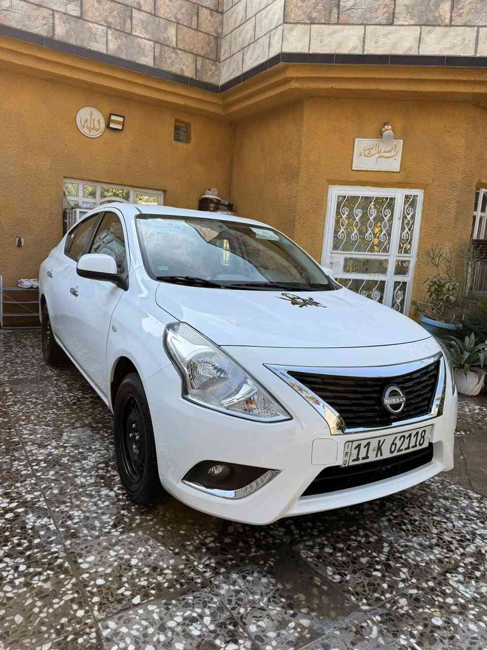 السلام عليكم نيسان سني هندي اصلي موديل 2024 شباك الجديد علامه سوده السياره جديده بحالةالزيرو ماشيه 8 الاف مكفوله من الضربه والصبغ السياره جديده مدوشمه الارضيه بعدها زيرو مكانها بغداد 
***********
