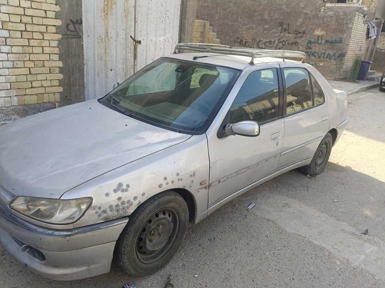 سلام عليكم بيجو فرنسي 306 2002 سياره جاهزه من كهربأيات وكير مكينه خير من الله السياره رقم صدامي  بدون راعي ابيع كوم حديد السعر 15ورقه وبيه مجال ***********
