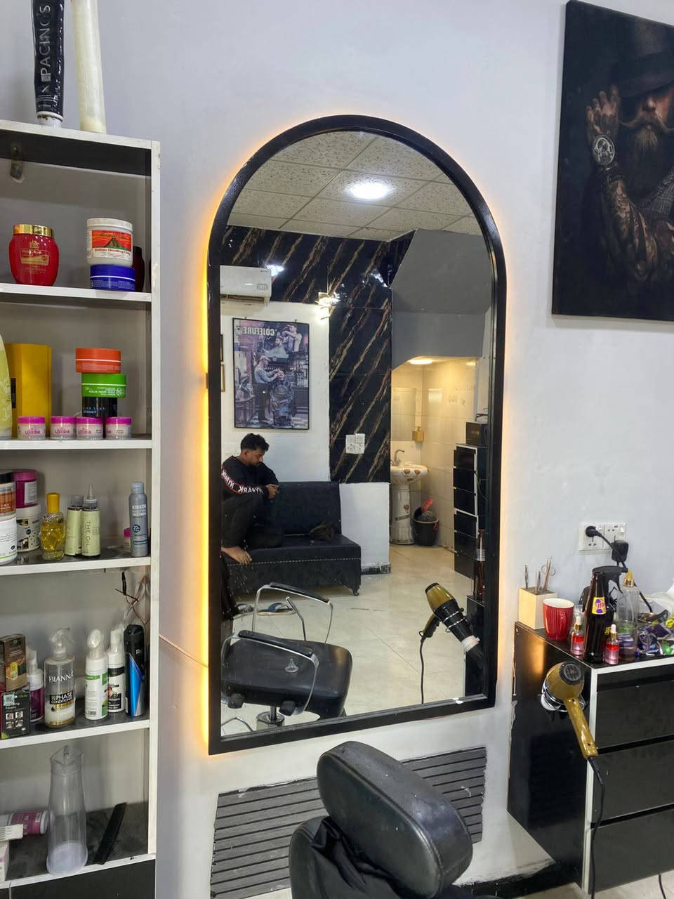 السلام عليكم للبيع مرايات نظيفات جدا مكاني بغداد للاستفسار ***********
