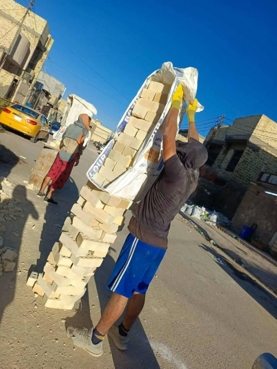 يالله السلام عليكم اخوانه احنه عمال تصعيد مواد البناء صب ارضيات ووتفليش وانقاذ وكلشي نشتغل اسعار مناسبه مكانه النجف متواجدين 24 ساعه تصال *********** يوجد واتساب
