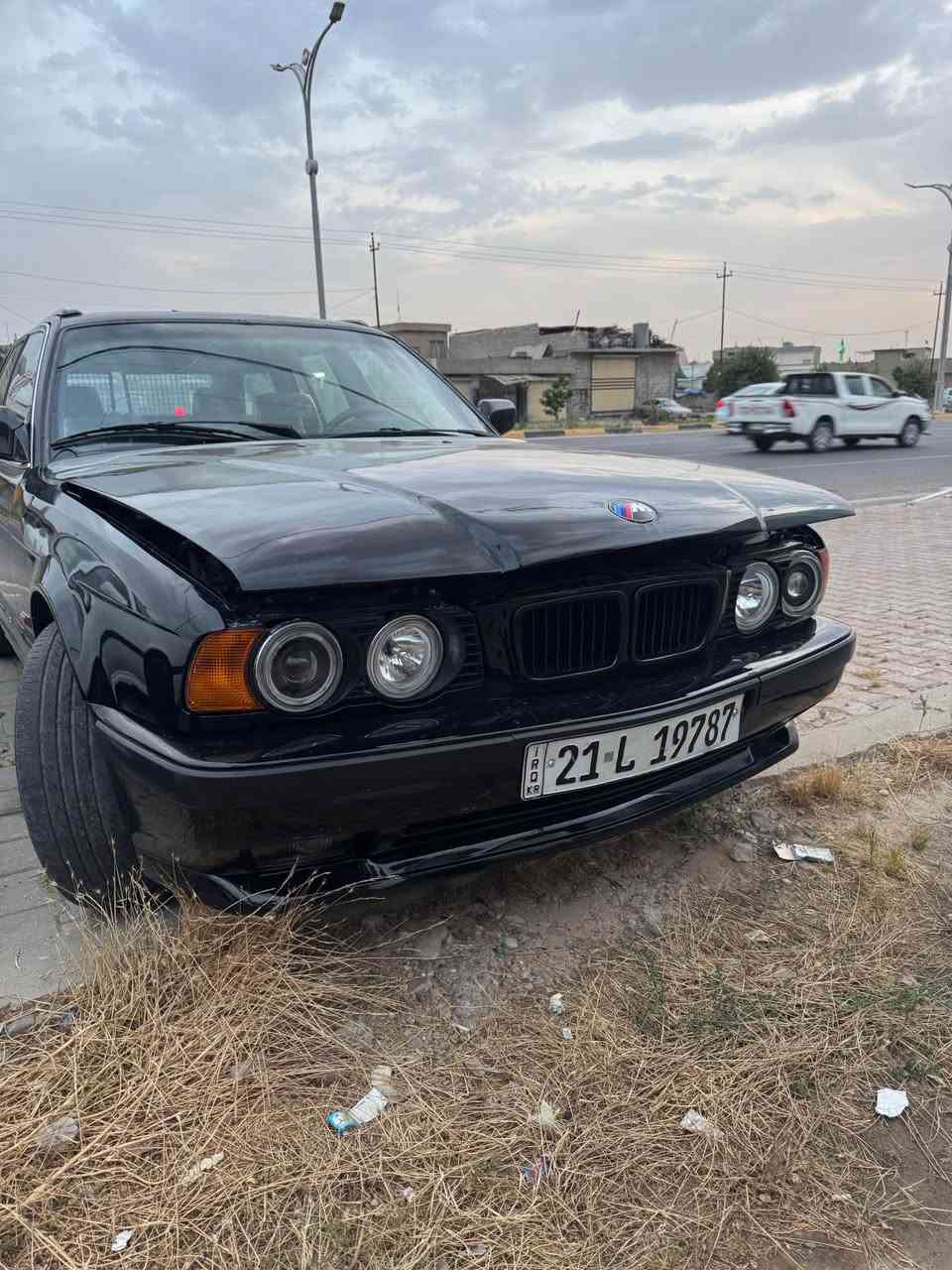 السلام عليكم BMWموديل95 بجم عريض محرك 525اصل كير اوتماتيك  كير محرك شرط محرك صارله 12يوم شادها جديد تبريد تدفئه شرط كهربائية 2جام امامي كهربائي كلها شغاله تخم تاير جديد شادها صدر امامي جديد صايره نضيفه و مرتبه  رقم سليمانيه شرط تحويل و غرامة و كص السعر 58 وبي مجال للطيبين مكان السياره كركوك رقم *********** كركوك, العراق
