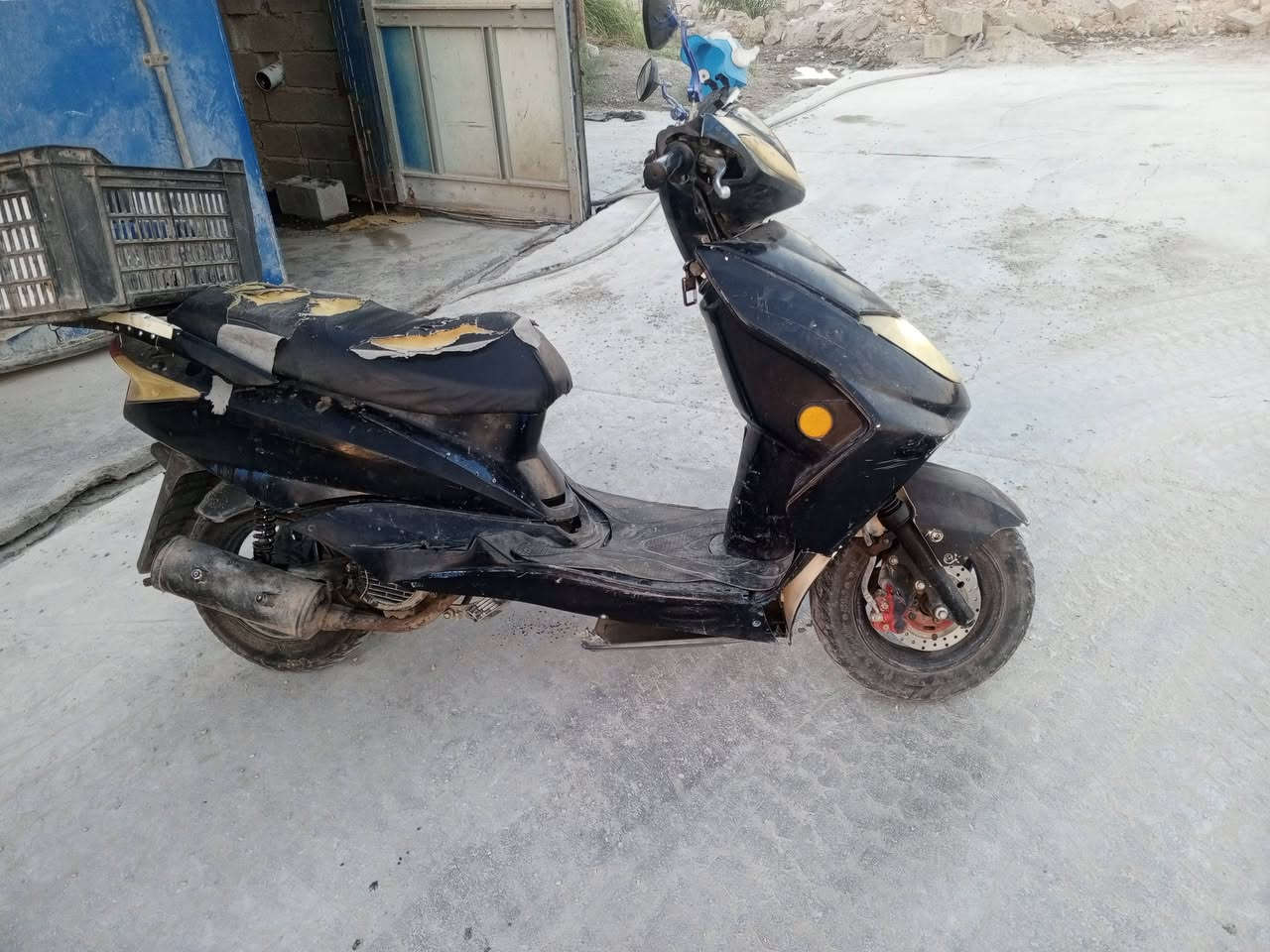 الدراجه للبيع 300بيهه مجال بصيط    دراجه خير من الله بعقوبة التحرير ***********
