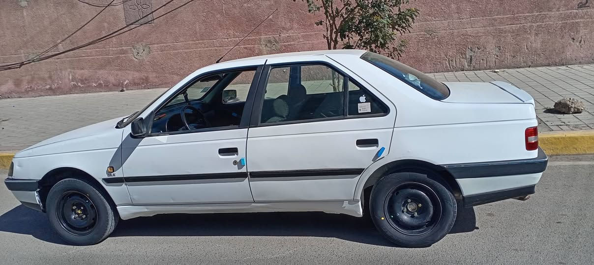 للبيع بيجو 405 موديل ٢٠١١ خصوصي ابيض رقم بغداد انكليزي بسمي شخصيأ مصفره غرامه كلشي ماعليها سياره  بلادي تبريد ثلج وشغال دواخل سياره بلاد شركه كشنات بلاديه وحتى كاعيات بلاديه شركه سياره حلوه ونضيفه ومال بيت ماتعبانه بشارع سعرها ٤١ ورقه وبيها مجال للطيبين وكل هلا مكاني بغداد حي جميله *********** واتساب ابو حيدر
