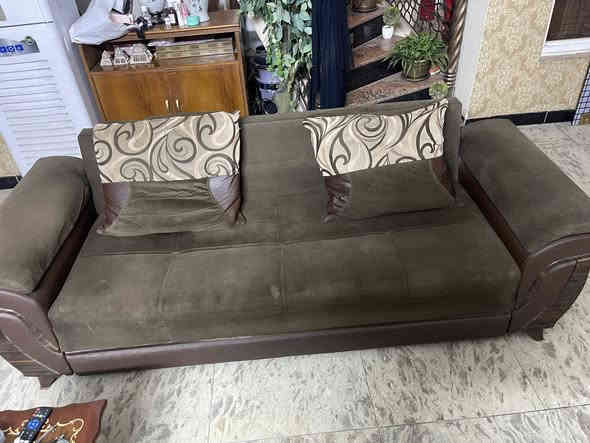 تخم مستعمل نظيف جدا للبيع ماخذه ب ١٣ ورقه ابيعه ب ٤٠٠ الف مكانه القادسيه اليرموك
***********
