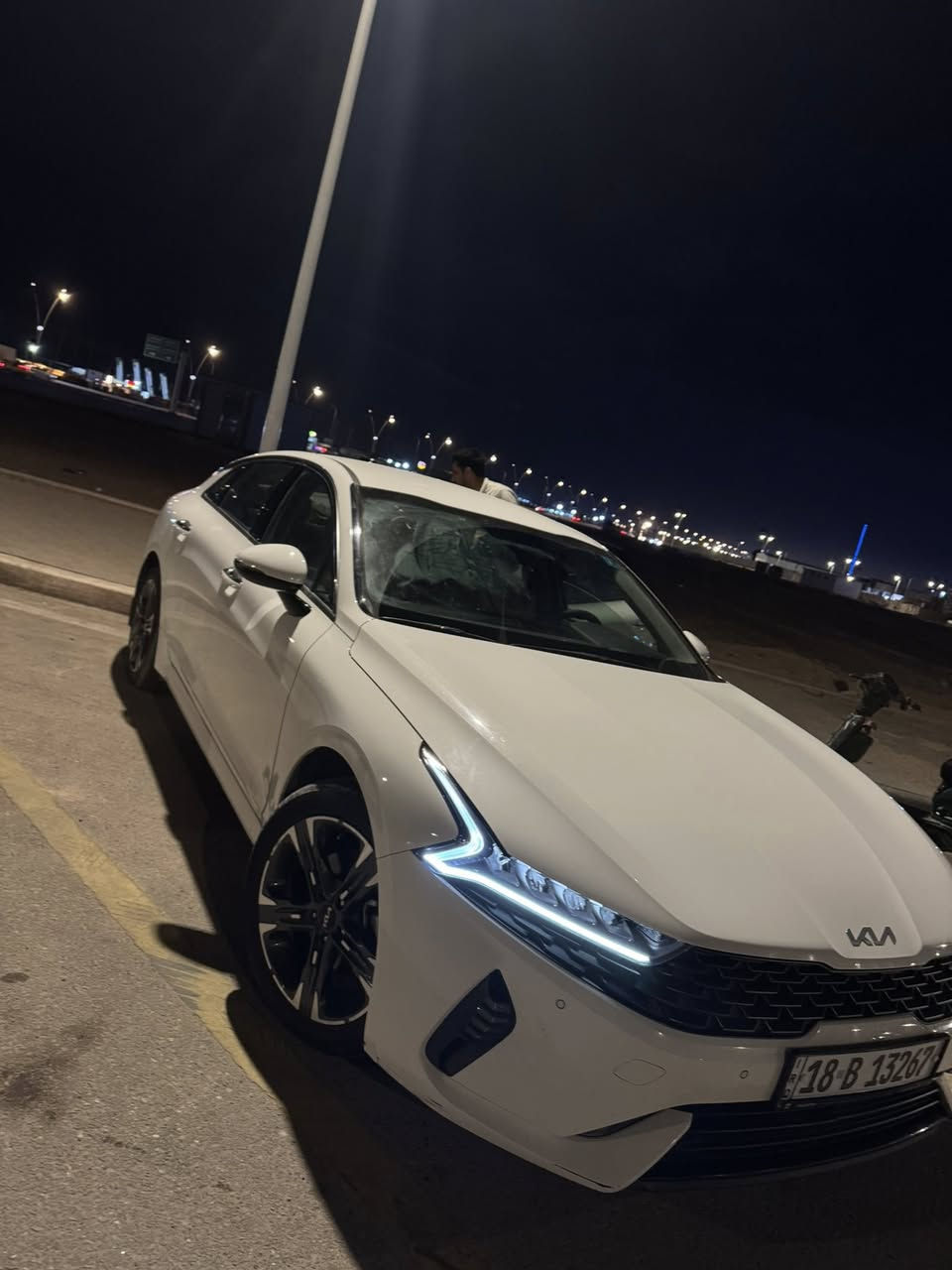 السلام عليكم 
كي فايف للبيع موديل 2023السياره جديده بحاله الوكاله عدا الرصعه الي بلباب ناشرها االسياره وارد خليجي ماشيه 37 الف رقمها بابل سنويتها ب اسمي عنواني البصره الزبير رقمي ***********
