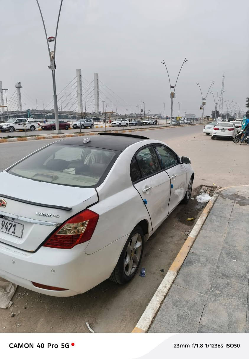 امكراند 2013   
السعر 60 وبيها مجال
الحجم c7 رقم إنكليزي بااسمي تحويل ثاني يوم ... محرك كورلا 1600 لايت زنون + شاشه + فتحه قماره + تخم تاير جديد + سبير جديد  عرفه نضيفه 
ضربتها باب خلفي الأيمن ومصلح على البارد 
+ التبريد لو ضعف كمبريسر لو غاز مافاحصة
الناصريه مركز 
*********** 📞
***********
