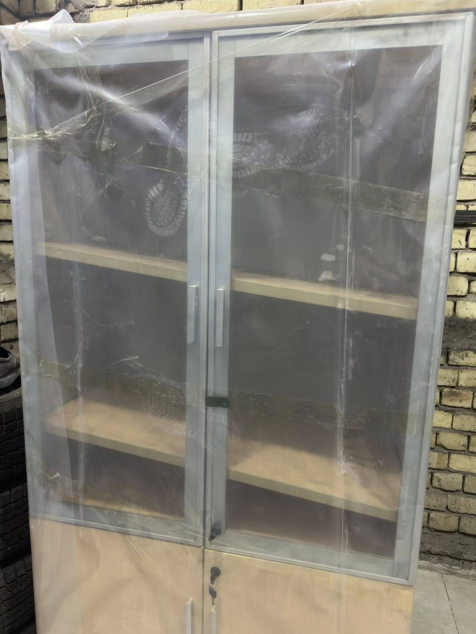 لوكرات تركي اصلي ثقيل الوزن  جديد نضافه فوك 90% السعر  80 قفل المكان بغداد الدوره شارع المعلمين مقابل شارع 60 
للاستفسار *********** بي واتساب
