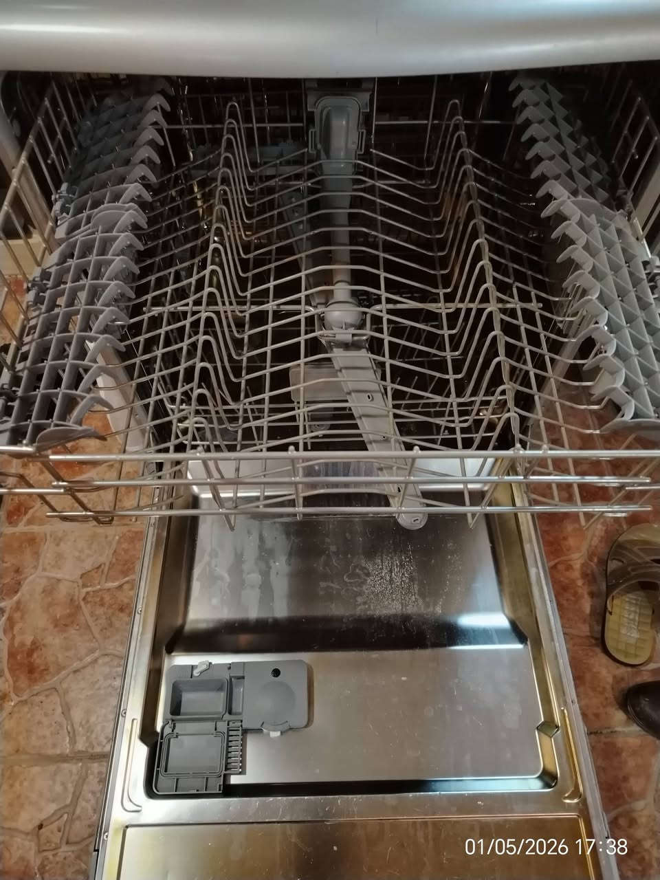 غەسالەی قاپ شتن مارکەی ئارچلیک شتێکی زۆر پاک و تازە و بێ عەیبە لە سلێمانی نرخی 150000 و مەعملەیەکی کەم ژ. م ***********
