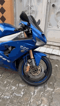 السلام عليكم مكلف بلنشر
دراجة كاوسكي 2004 
مكينه مكفولة 
كفرات بيهة ملاحضات بسيطة  
بدون حادث 
السعر / 27 
مكاني بغداد الحريه 
الرقم ***********
