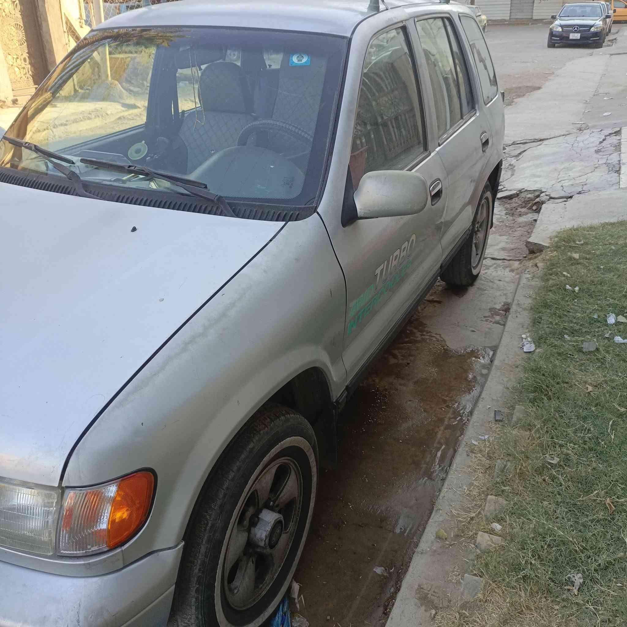 السلام عليكم شباب
كيا سبورتاج موديل 95 رصاصي السياره بلاديه 
مكفوله كفاله عامه صبغ بلاد ماعدا الهلايل الخلفيه معمره معجون وصبغ كير اتوماتيك  السعر 48العنوان بغداد السيديه الاستفسار الاتصال ***********
