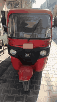 توكتك البيع موديل 18محركها مال 20 كلشي شغال بيها خير من الله رقم وسنوي...