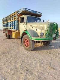 مرسيدس بوز • شاصيه مكفول • محرك 46