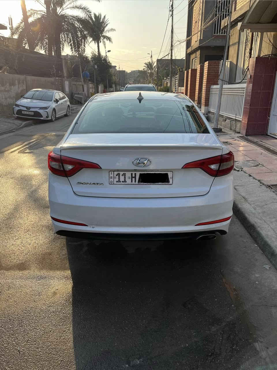 سوناتا موديل 2016 وارد امريكي حادثه كما موضح بل سونار سياره بدون ايرباك ولا دواخل
محرك GDI 2400 
تحويل مباشر رقم نكليزي بغداد  

السعر 120 وبيها مجال 

وكاتب الك كل التفاصيل وناشر الك صور مباشره 

 

 ***********

موصفات السياره 

شاشه

درايف مود 

سبورت ايكو نورمل 

صدرها 80 بل 100 

تخم تاير جديد 

لايت زنون 

تدفئة تبريد اي مشكله ما بي 

باتري جديد شاد الها 

ومعروفه موصفات النص فول صور حادثه من امريكا 

وسونار هنا مسوي الها موجوده بل صوره 

عندك الجاملغ الخلفي صار بيه طخه وتصلح بس ممصبوغ وعندك أماكن محدده بيها تكشير بصيط معروف السوناتا ال 16 الابيض
