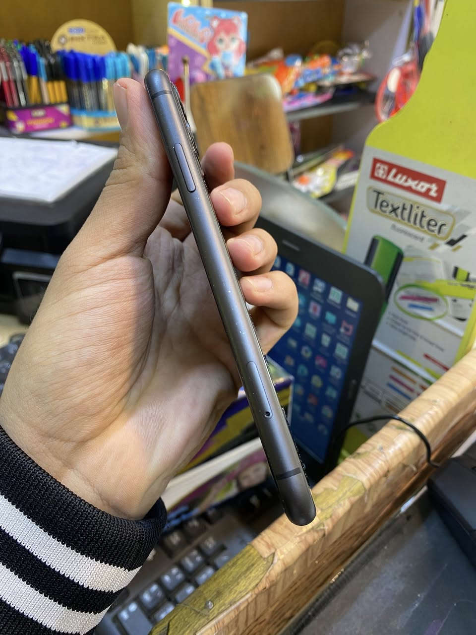 ايفون 11 ذاكره 128 بطاريه٧٨  نموذج M الاصلي  مكاني بغداد الشعب

السعر  ٢٥٠ الف 
 ***********
