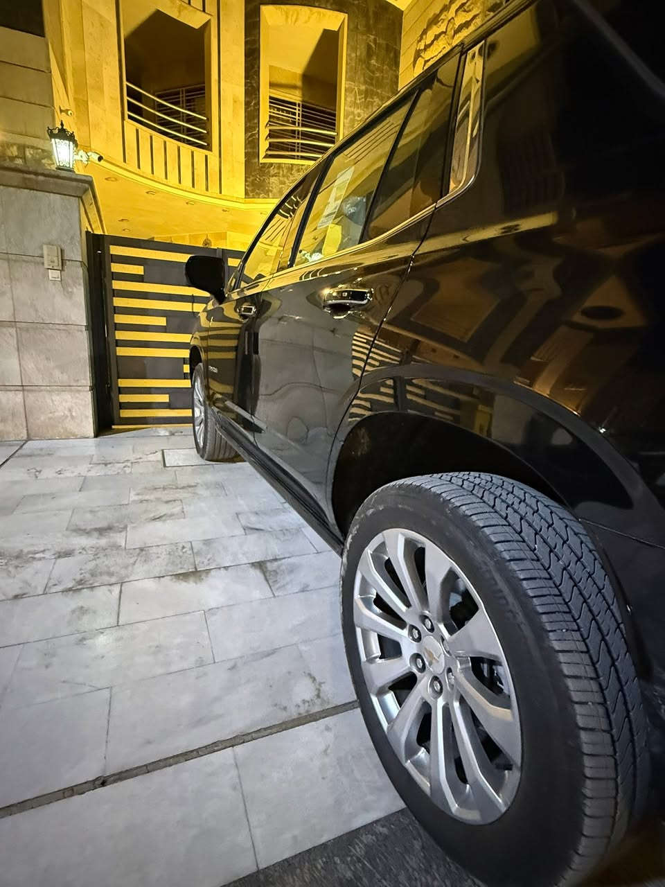 سلام وعليكم 
Chevrolet Tahoe Premier (2025)
للبيع 
المواصفات ⬇️
المحرك: 5.3  8سلندر✅
عدد المقاعد:7✅
المقاعد:جلد+كهربائية+تدفئة+تبريد✅
الجكات:3ارتفاعات عالي وسط ناصي✅
الحساسات:خلفية+امامية+جانبية✅
الذاكرات:وضعيتين خزن للمقاعد✅
الملحقات:سماعاتHeadphones✅
الرادارات:رادار امامي+خلفي✅
الارضيات:الارضيات البلاديةمن شركة TAHOE✅
السيارة ماشية 300kmفقط✅
سعر السيارة 760وبي مجال✅
رقم السيارة:رقم بغداد مميز✅
الكير:كير تعليك✅
كاربلي:أبل كاربلي فقط✅
وضع السيارة:السيارة ضمانه فعال+كفالة عامة✅
القيادة الذاتية:ركن تلقائي(فقط)✅
+اكو هواي ملحقات ومواصفات اخرى للسيارة ماذكرتها 

رقم التواصل: ***********
