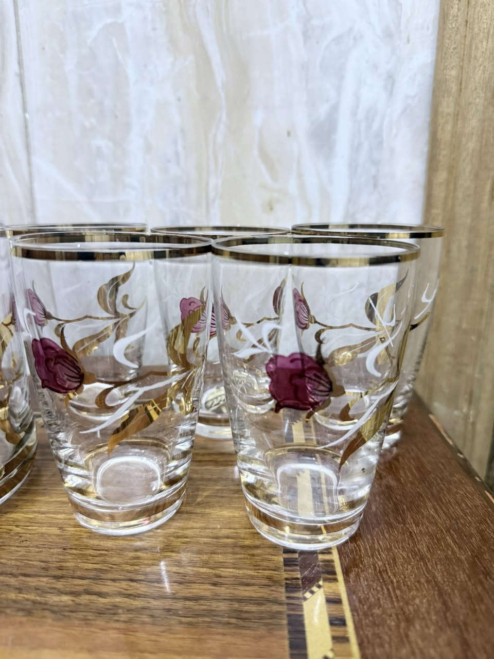 سيت جيكي سراحية و (٥) كلاصات مال قديم جدا 
وما مستعمل نهائيا بعده باليبل - أهل قبل جانو يأخذونه هديه للعرسان


**إذا كنت صاحب هذا الإعلان وتريد حذفه لأي سبب، رجاءا أرسل رسالة إلى الدعم الفني**