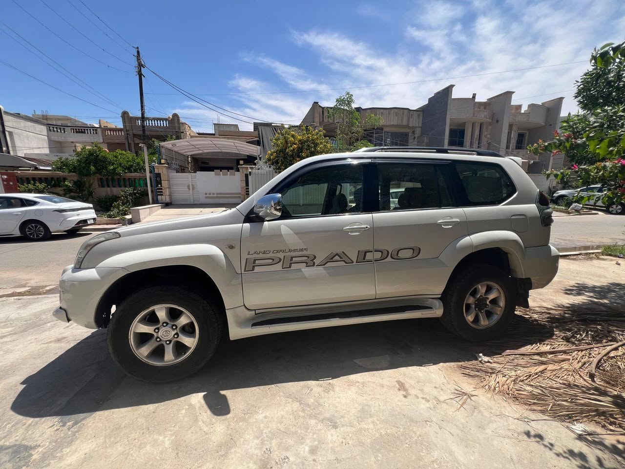 تيوتا برادو موديل ٢٠٠٧ سيارة نضيفة وجاهزة من كلشي تبريد ثلج ومواصفاتها شاشة وكامرة وثلاجة داخلية ونضام الabs السيارة ستة سلندر المحرك المرغوب والسيارة باسمي والتحويل ثاني يوم 
للاتصال *********** بغداد, العراق
