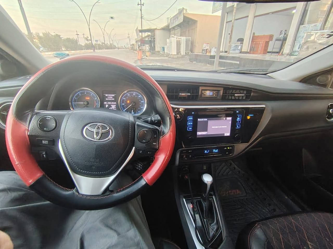 السلام عليكم 
🚗 كورلا للبيع – موديل 2019 (SE)
🔹 السيارة بحالة ممتازة
🔹 محرك وگير على الشرط
🔹 أحزام
🔹 تدفئة + تبريد فول
🔹 جميع الكهربائيات شغّالة 100%
🔹 سيارة حلوة مال جنيه 
💰 السعر: 115
📝 بيها مجال حك الجيه للشراي

الموقع ناحية العباسي 
📞 للتواصل والاستفسار:
***********
