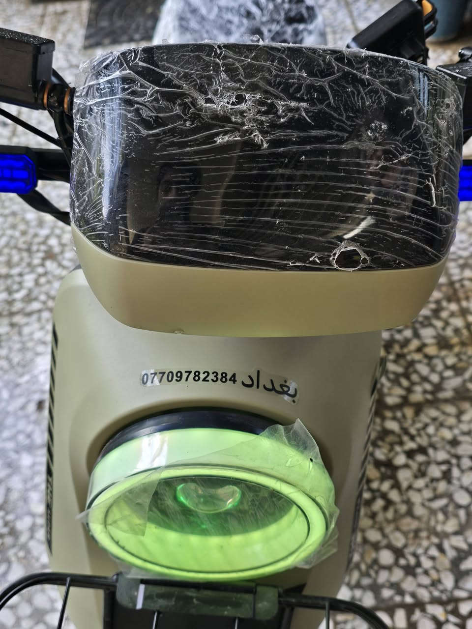 سلام عليكم دراجه R9 2026 ونلي  للبيع موصفات:
١-اشاير يمين و يسار زنون +دبل اشاره 
٢-نضام بلوتوث و تحكم 
٣-نضام P+نضام رجوع للخلف R
٤-تجي 5 بطاريات ونلي مختمه 
٥-هورن و لايت عالي ناصي زنون 
دراجه مكفوله طفاله عامه عدا مناطق بالصور البرغي بي طخه و بسكليتر بسيب  شلعه الدراجه و اكو طخه بالدكمه مال اشاره دراجه حلوه و نضيفه سعر 475 الف قفل للتواصل فقط واتساب مو شراي لا تراسلني فدوه 

0770 046 1143
