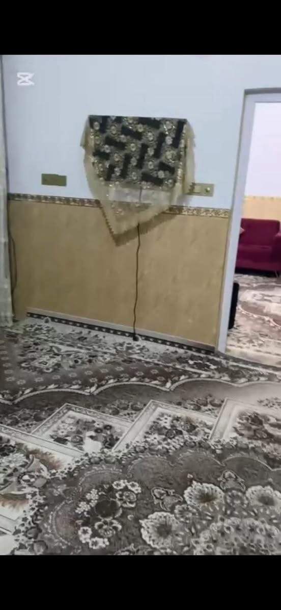 على بركة الله
 يوجد لدينا دار للبيع
مساحة 100 متر طابق ونص الشارع عرضة 20 متر
الطابق الاول يحتوي على استقبال مطبخ غرفه صاله صحيات
الطابق الثاني يحتوي على غرفة صالة صحيات
البناء عام 2019
البيت صب مو عكادة
السعر 110 وبي مجال
العنوان/ النجف حي الميلاد منطقة الأساتذة مقابيل مركز السلام
✅للاستفسار تواصل معنا خاص


**إذا كنت صاحب هذا الإعلان وتريد حذفه لأي سبب، رجاءا أرسل رسالة إلى الدعم الفني**