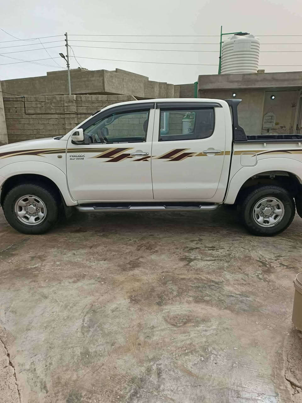 سلام وعليكم مرزي للبيع جديده حيل مال جناي مابيها اي نقص مكان سياره ديالي جلولاه رقم سليمانيه جديد بسمي موديل 2008 فور ويل ***********
