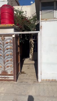 منطقة الـ١٠٠٠٠ • ١٠٠م • ٢ غرف