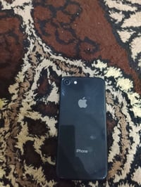 ايفون • عايزه شاشه • للبيع