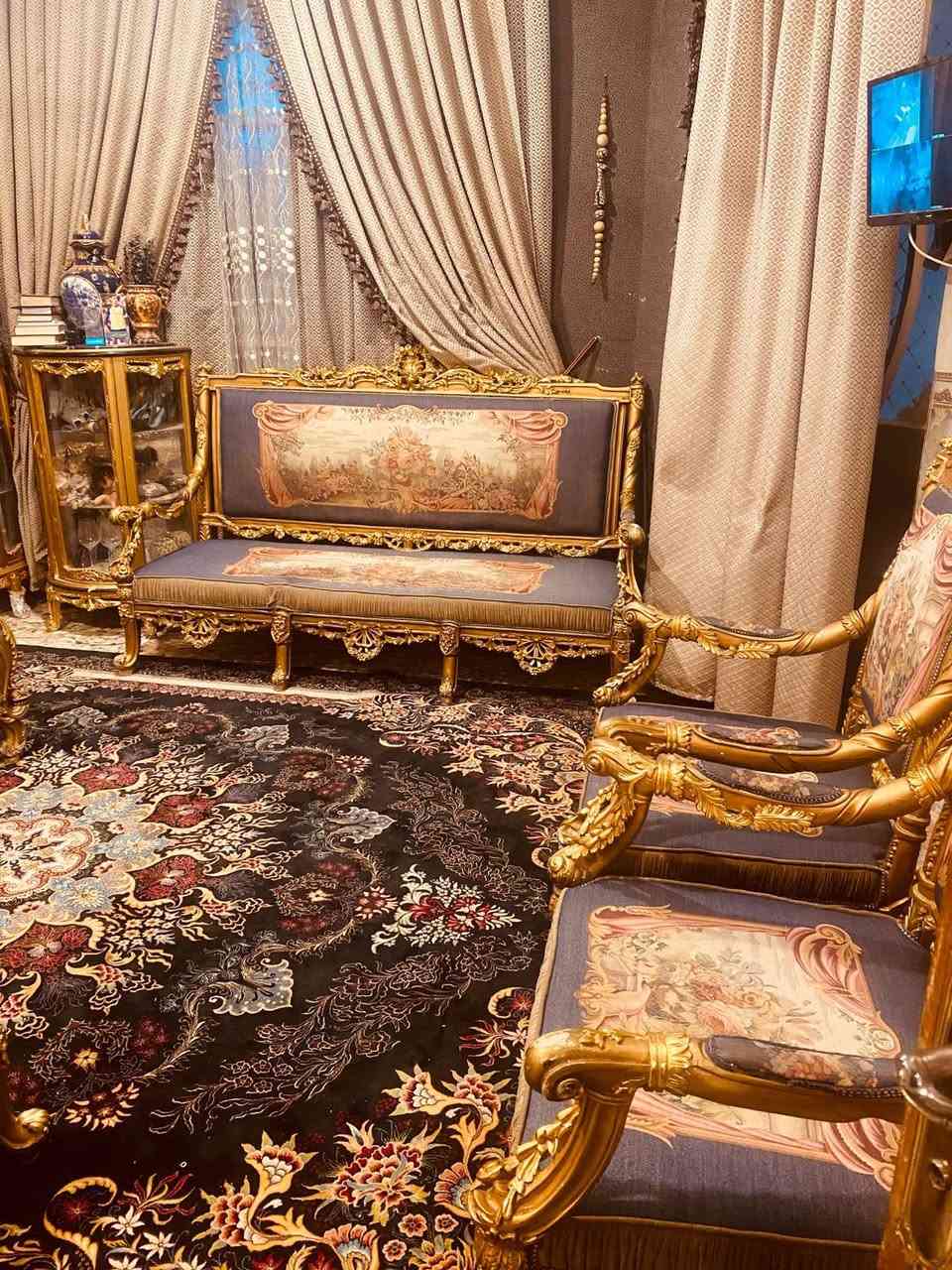 تخم مصري. ١٠مقعد مع طبله وسطيه مستعجل علي بعيته بسعر مناسب ٧٥٠قفل بدون عمله شراي يتصل فقط ***********
