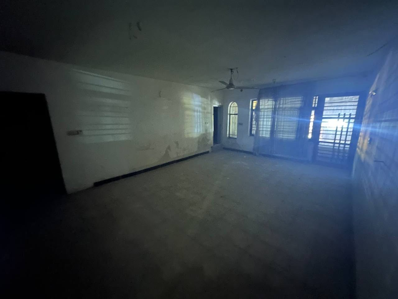 🏡🔥 بيت للإيجار في موقع مميز ببغداد 🔥🏡
📍 الموقع: حي الأعلام شارع المستوصف … يرهم تجاري او معهد او روضة او سكني

قريب جداً من تقاطع درويش وعلى موقع حيوي وقريب من الخدمات.

🏠 تفاصيل البيت:

✔ استقبال واسع

✔ صالة

✔ مطبخ

✔ 3 غرف نوم

✔ غرفة سويت كبيرة

✔ خدمات عدد (2)

✨ مميزات البيت:

✔ موقع ممتاز وهادئ

✔ مناسب للعوائل

✔ قريب من الشوارع الرئيسية والخدمات

✔ بناء مرتب ومناسب للسكن

💰 الإيجار والتفاصيل:

اكتب (تم) في التعليقات أو أرسل رسالة ليصلك السعر وكامل التفاصيل على الخاص 📩

📩 للتواصل:

خاص على الماسنجر أو عبر الاتصال ☎️
***********

#الرواد_للعقار

