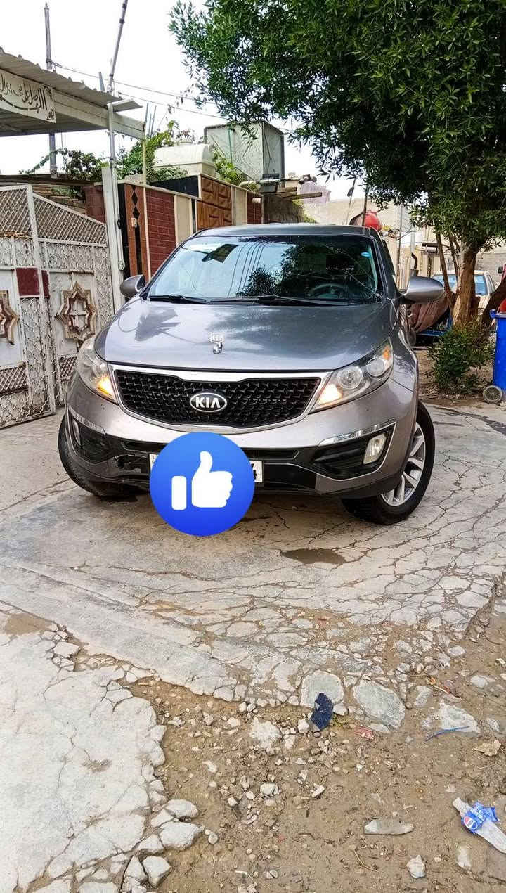 السلام عليكم سبورتج
موديل 2015
حادثهه بمريكه قطعتين بيبان العكس السايق 
كير مكينه خير من الله جاهز من كلشي 
تخم تاير جديد  
تحكم استيرن 
ويل كروم 
رقم سليمانيه سنويه بسمي تحويل ثاني يوم 
مكان السياره بغداد العبيدي 
رقمي*********** 
السعر 140 وبيهه مجال الطيبين
