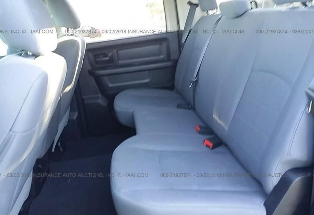 السلام عليكم
رام كلاسك 
1- باب طويل 
2- بدي طويل 
3- تو ويل درايف
السياره بيها جراد بسيط بمكانات الصبغ مال امريكا.. 
مكينة 8 سلندر دفع خلفي فقط
تحتاج ملاحظات بسيطة ... 
السعر 23 مليون وبيها مجال للشراي 
***********
