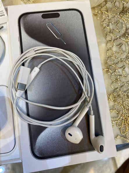 الله يخليك لتكول مكانج وين 
بلاديات امانه مال جهازي ايفون ١٥ برو ماكس سعرهم 30 هنه وتوصيل 
*********** واتساب فقط 
ماسنجر متواجده
