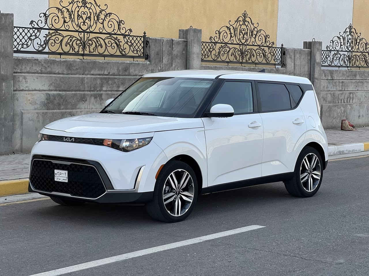 كيا صول موديل 2025
زيرو ماشية 500 ميل فقط بعدها بوضع الشركة
كفالة من الصبغ والتبديل ليبل واحد السيارة بس بارد بالجاملغ مال السايق صور الحادث بالمنشور
بدون رقم منفيس باسمي مكاني كربلاء 
محرك 2000 دوش
شاشة جبيرة وApple Car Play 
كامرة خلفية 
رادار امامي وتحديد مسار 
قيادة ذاتية 
وضعيات قيادة DRIVE MODE
تحكم ستيرن و أوامر صوتية 
كروس سرعة 
اطفاء وتشغيل ذاتي 
دشبول ديجتال 
ويل كب كروم حجم 18 
السعر 159 ورقة وبيها مجال بسيط 
مكاني كربلاء الانتفاضة الاولى 
للاستفسار ***********
