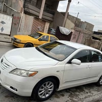 السلام عليك كامري 2007نضيفه مشروع وطني دفتر بانزين سياره كامله مابيها ...