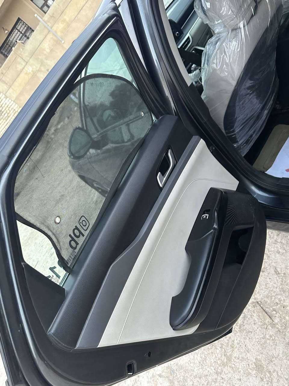 سلام عليكم للبيع كي 5موديل 2022  معوّقين  بعد سنه صير حره بيها ملحضات بصيطه *********** سعر 125 قفل مكاني بغداد
