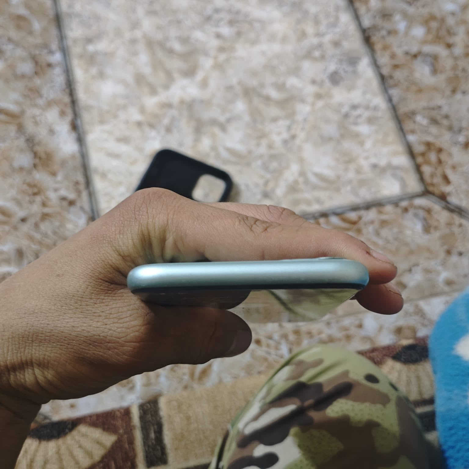 سلام عليكم
جهاز آيفون ١١ عادي 
ذاكره ١٢٨ 
بطاريه ٧١ 
جهاز مبدل بطاريه بس باقي الجهاز نضيف 
البيع او مرواس سعر ١٨٠ بي مجال 
مكاني فلوجه النساف 
***********
