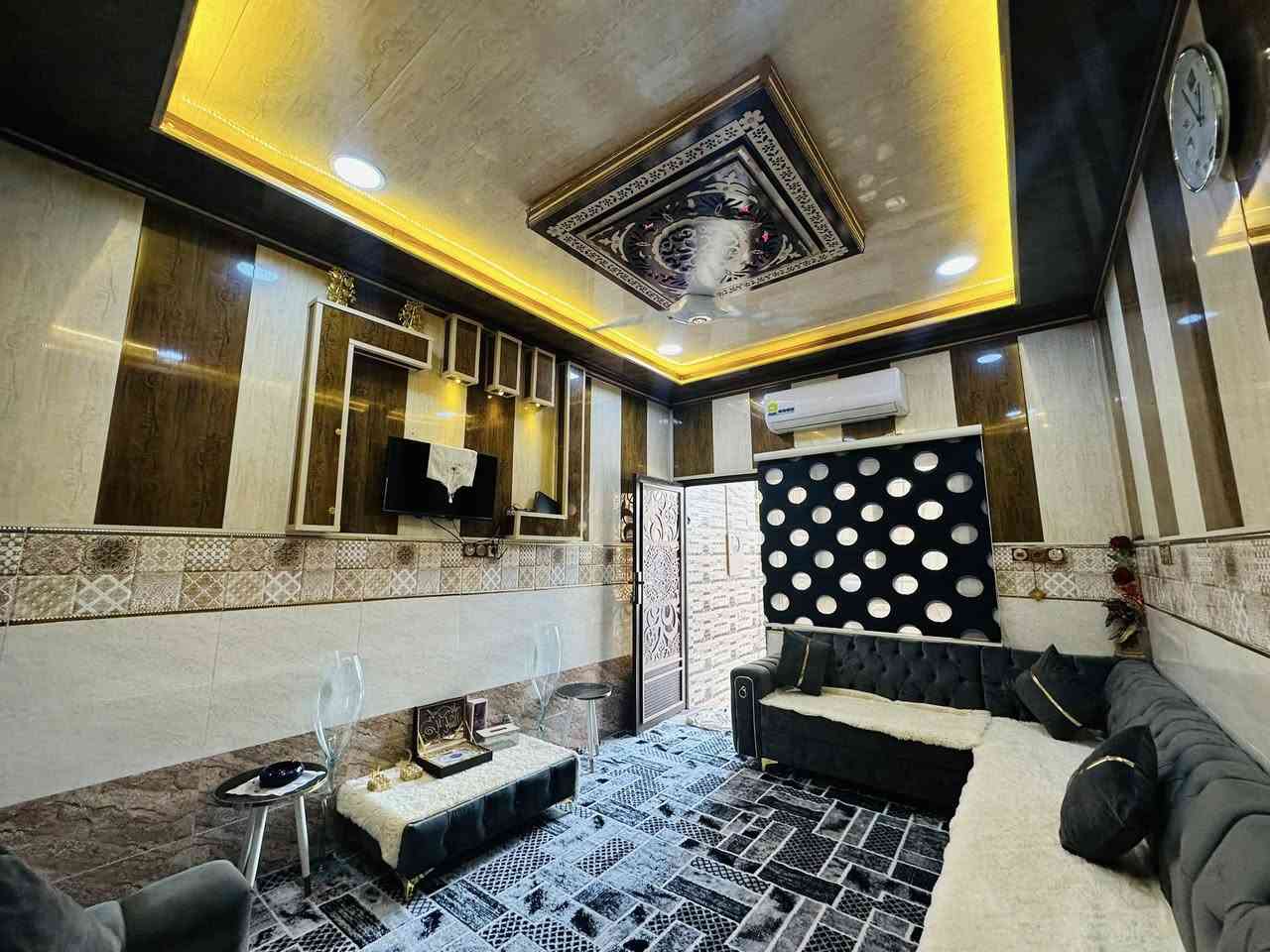 دار للبيع 🏠 
في حي الميثاق الثانيه 
قرب مسجد القادر 🕌 
قريب من الشارع العام
مساحة 100 متر 
واجها 5 عمق 20 
بناء حديث وخارطه مرتبه
طابق ونص يحتوي على غرفتين نوم وهول عدد 2  واستقبال وصحيات وكراج وسطح ناصي وسطح عالي
سند طابو الزهور 📝 
تحويل مباشر 

✨ فرصة مميزة للتملك الفوري
للاستفسار اكثر مراجعة مكتب التطوير للعقار سايدين الميثاق مقابل مطعم رائدر بدر وقرب جامع لا إله إلا الله 
اوالاتصال على الارقام التالية🔸🔹  

 *********** واتساب + فايبر
‏*********** واتس + فايبر 
*********** واتس + فايبر
 *********** واتس + فايبر

1️⃣ يوجد بيوت  للبيع  سكني تجاري🏭
2️⃣ يوجد اراضي للبيع سكني زراعي🏡
3️⃣ يوجد تعقيب تحويل ملك عقار📋
4️⃣ يوجد  كادر مساحين اراضي📐
5️⃣يوجد كادر بناء بيوت 🧱
6️⃣ يوجد كادر تفليش بيوت 🏗
🔹 نستقبل كافه العروض التجاريه والسكنيه 
🔹وعروض الايجارات على مدار 24 ساعه
