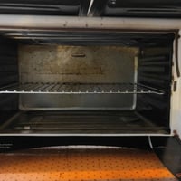 فرن شغال • نظيف