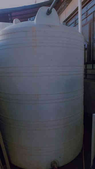 سلام عليكم محطة ماء للبيع ام 1000لتر محطة بعدها جديدة تانكيات إثنين ابو 5000 رقم الاتصال ***********
