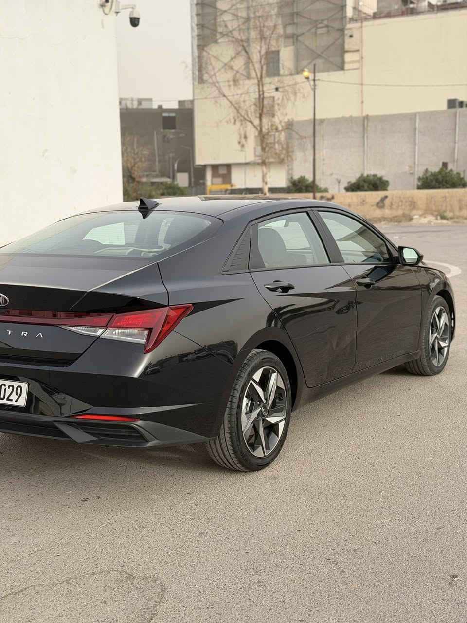 النترا ٢٠٢٣ امريكي
محرك ٢٠٠٠ دوش 
حادث جاملغ + بنيد 
بيهة صبغ كلير امريكا : جاملغات خلفيه + باب 
سونار موجود بالصور 
هزه سنويه رقم كله جديد شرط التحويل 
ماشيه ٩٠ كيلو متر 
صدر مكينه كير كلهة جيد جداً 
سعر ١٢٨ وبيهة مجال للشراي 
*********** عنواني بغداد العامرية
