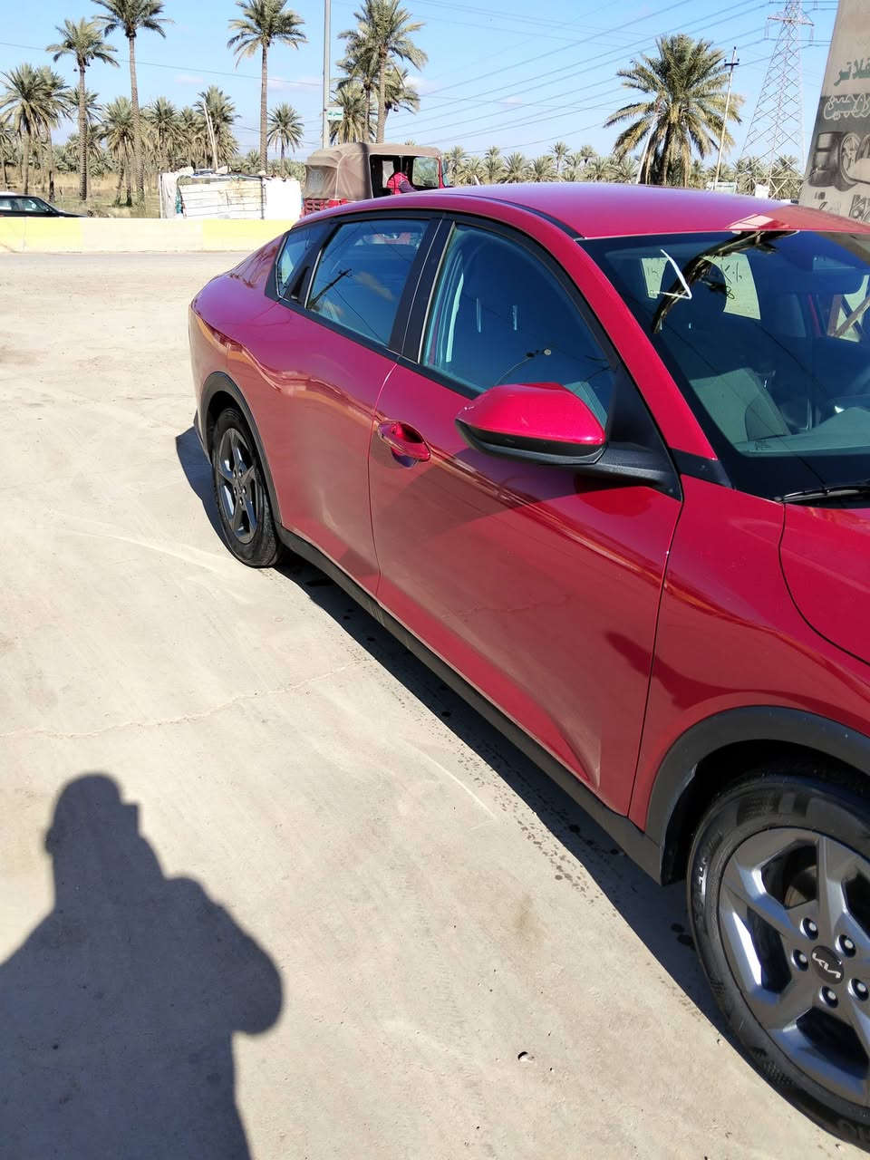 السلام عليكم كي فور للبيع نص فول موديل 25حادثه جاملغ خلفي وربع الباب الحادث موجود بالصور ايرباك بردة فقط مرقم كامل باسمي السعر 180وبيه مجال ***********
