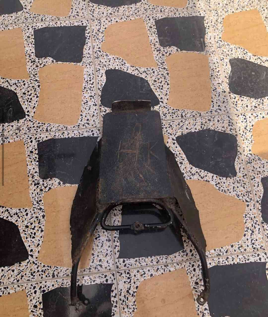 سلام عليكم غراض للبيع عينه نقصه بس جامه قرنه ***********

